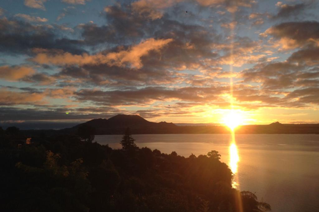 Serenity On Wakeman Lago Lago Taupo Exterior foto