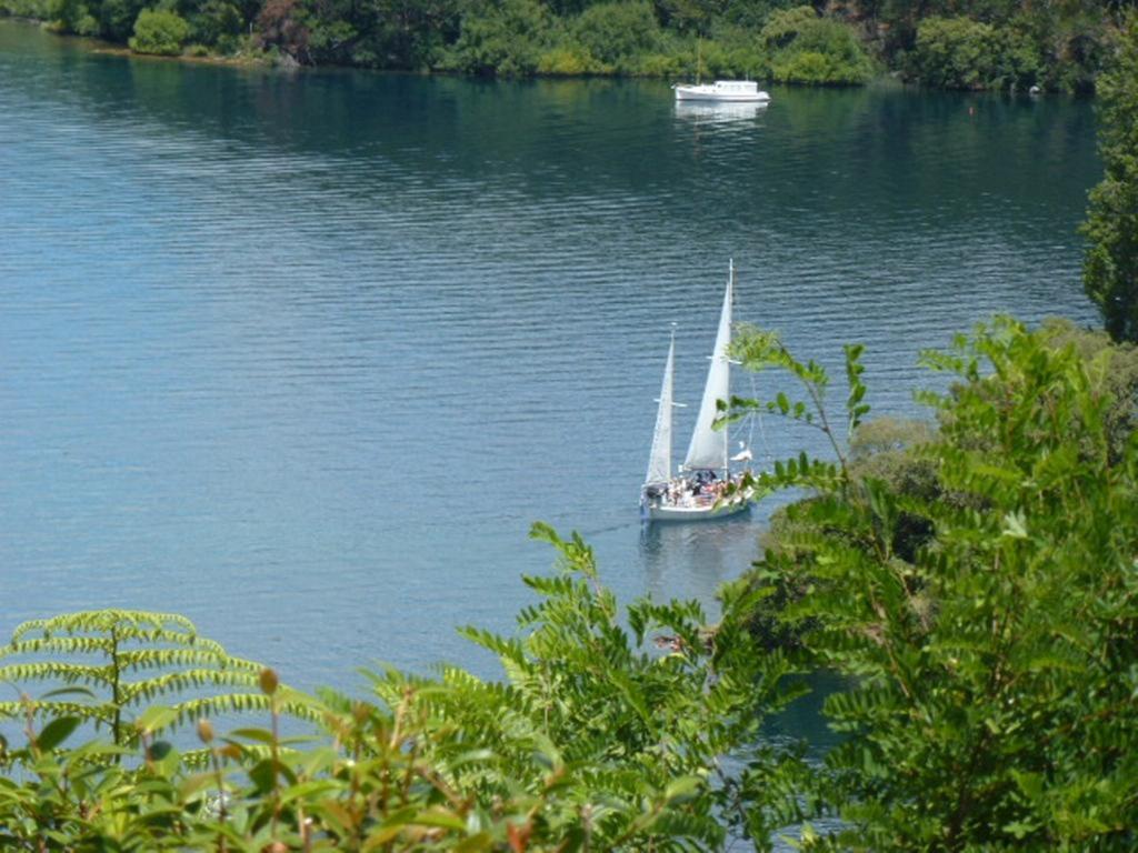 Serenity On Wakeman Lago Lago Taupo Exterior foto