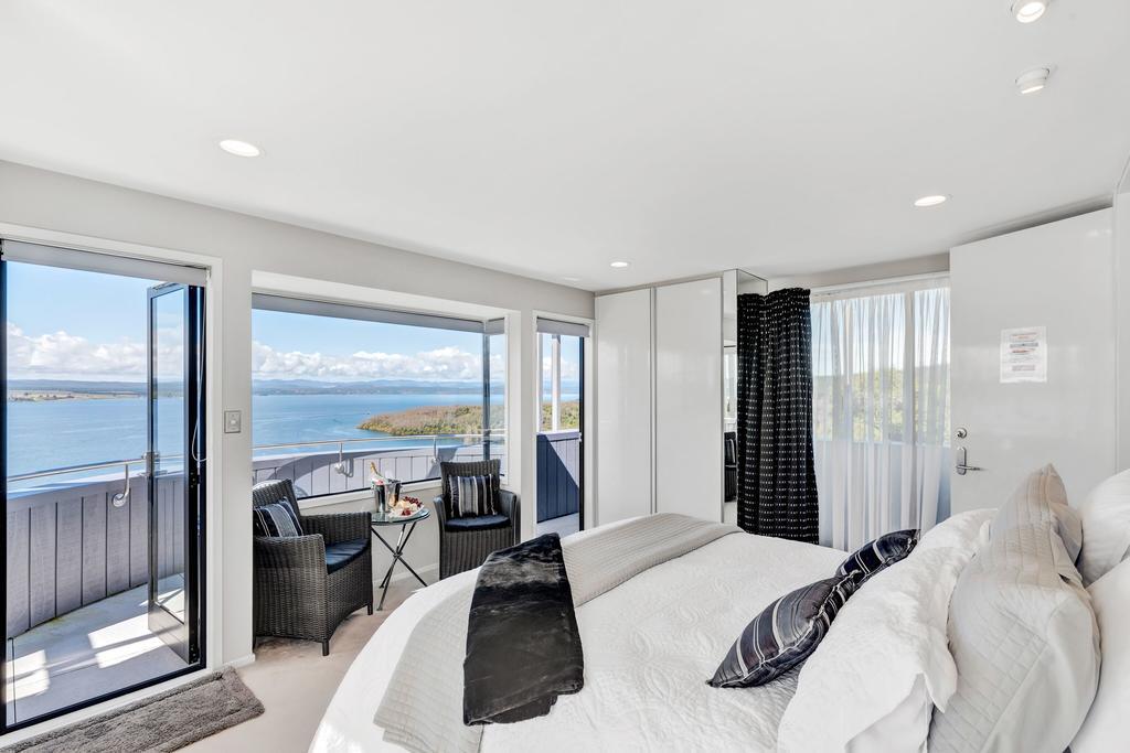 Serenity On Wakeman Lago Lago Taupo Exterior foto