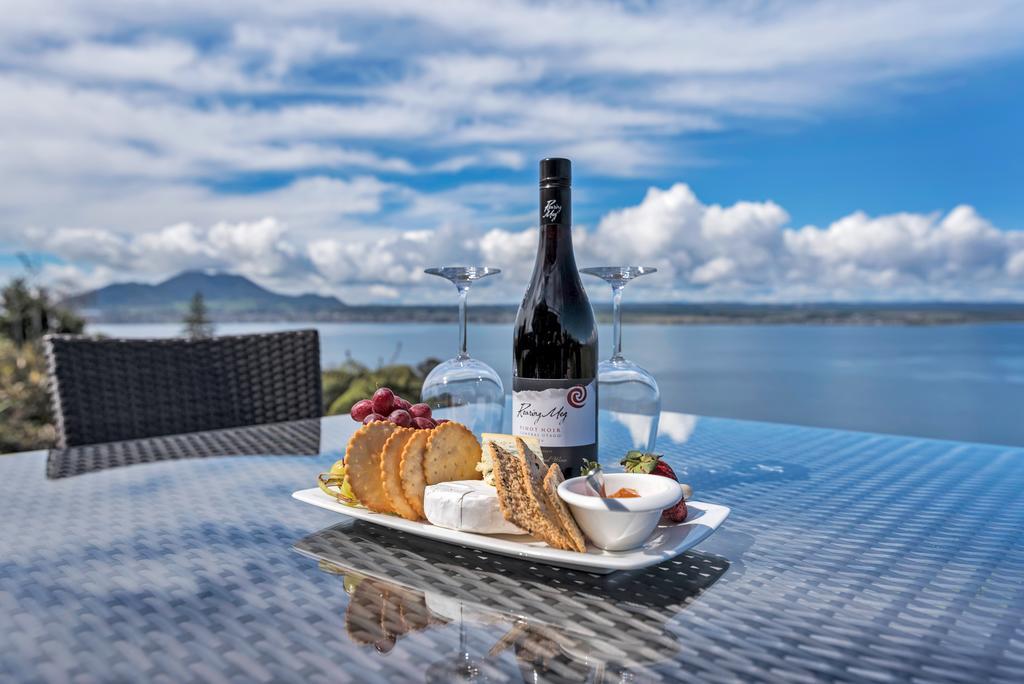 Serenity On Wakeman Lago Lago Taupo Exterior foto